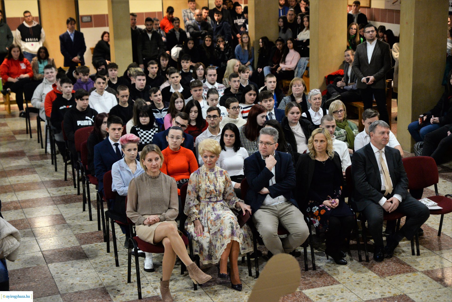 Ösztöndíjak kerültek a Wesselényi karácsonyfája alá