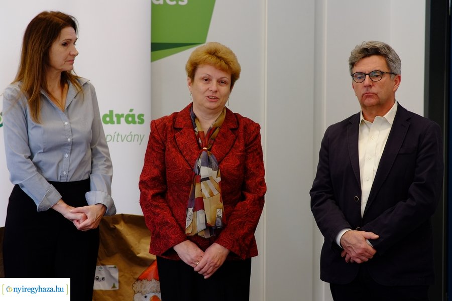 OTP karácsonyi adomány 2022