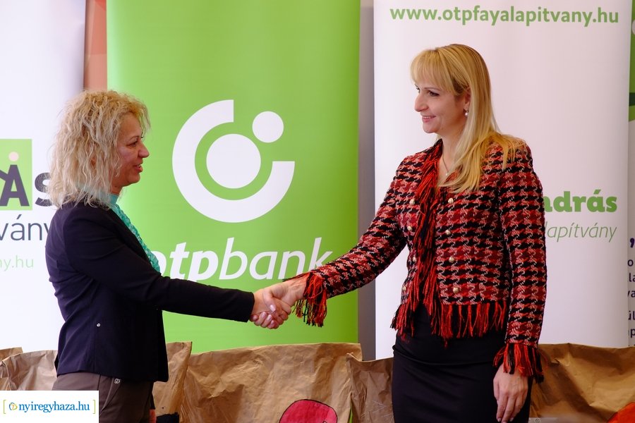 OTP karácsonyi adomány 2022