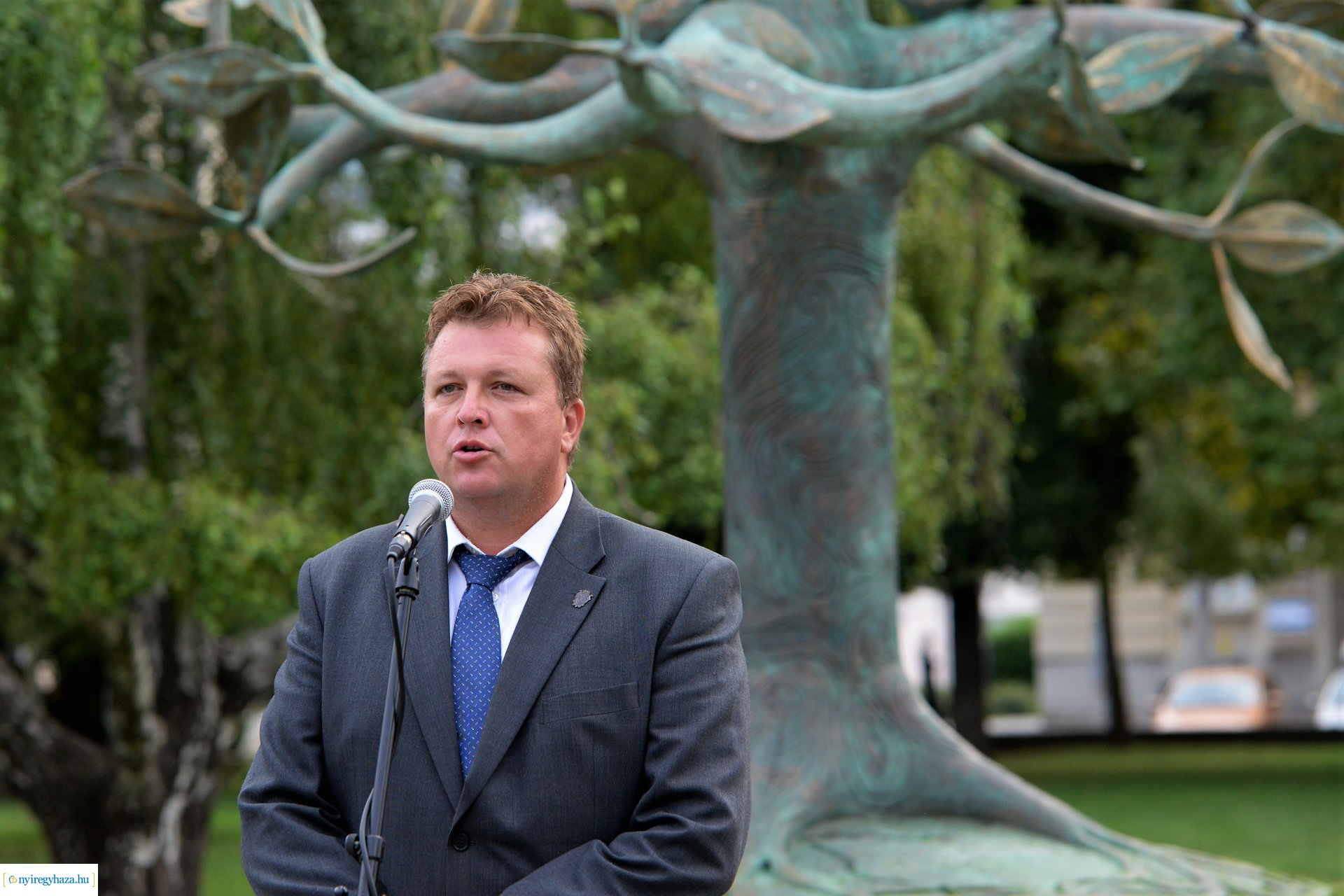 Otthonról haza - a Nemzeti Összetartozás Emlékművének koszorúzása