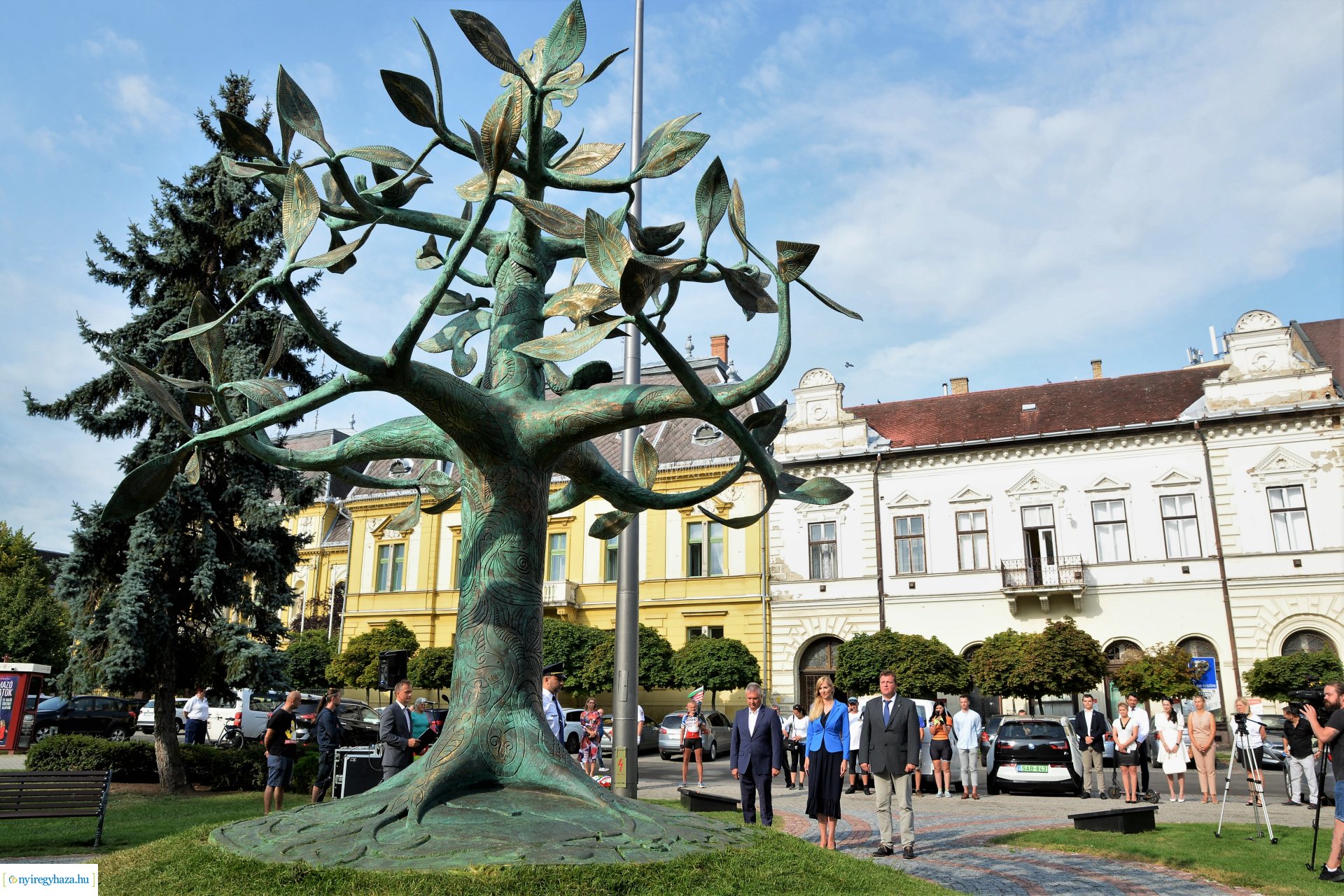 Otthonról haza - a Nemzeti Összetartozás Emlékművének koszorúzása
