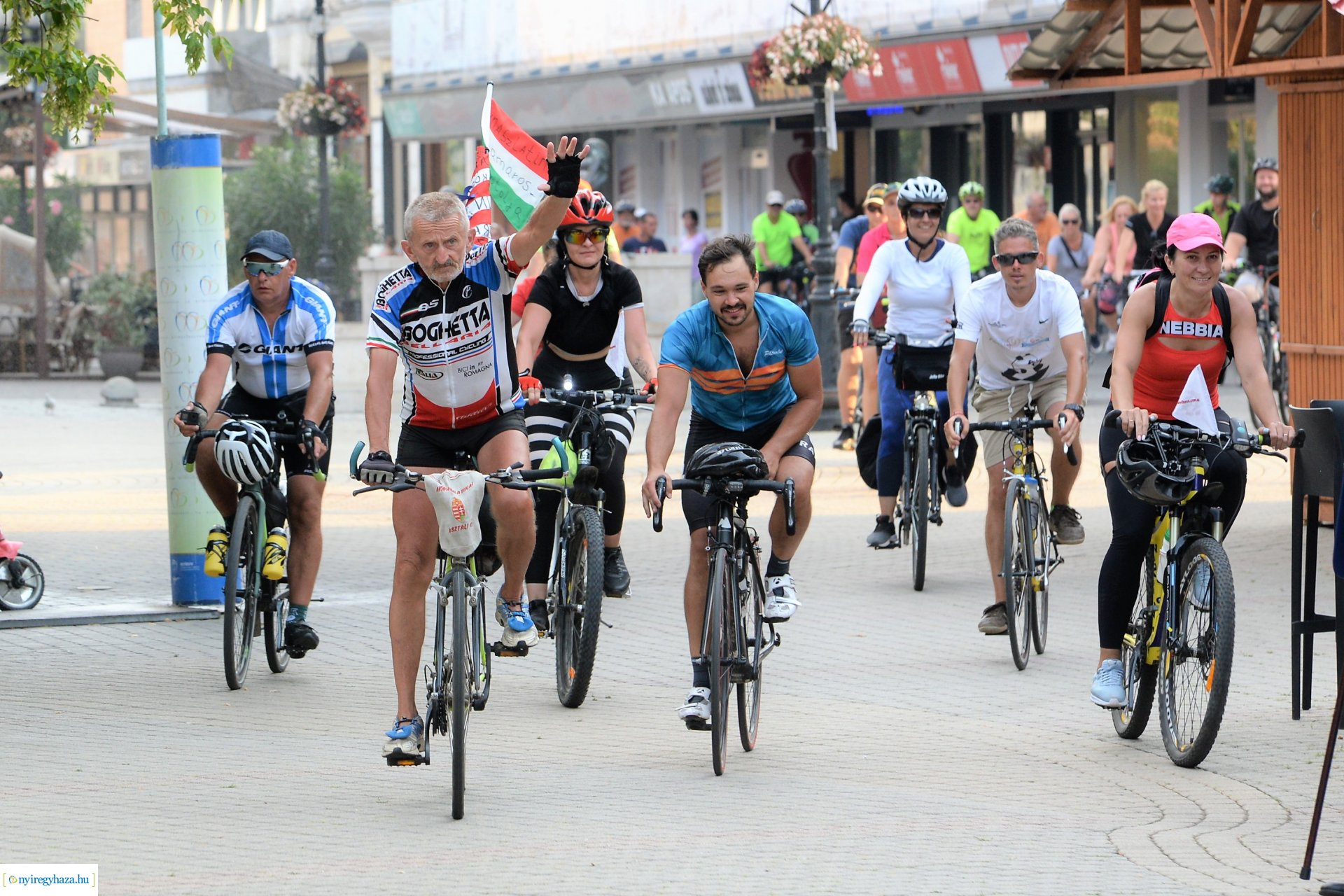 Otthonról haza - kerékpárosok érkeztek városunkba