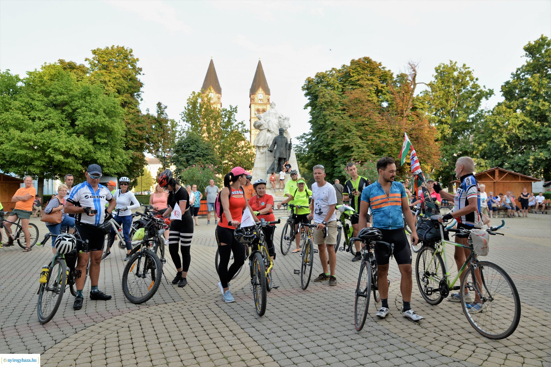 Otthonról haza - kerékpárosok érkeztek városunkba