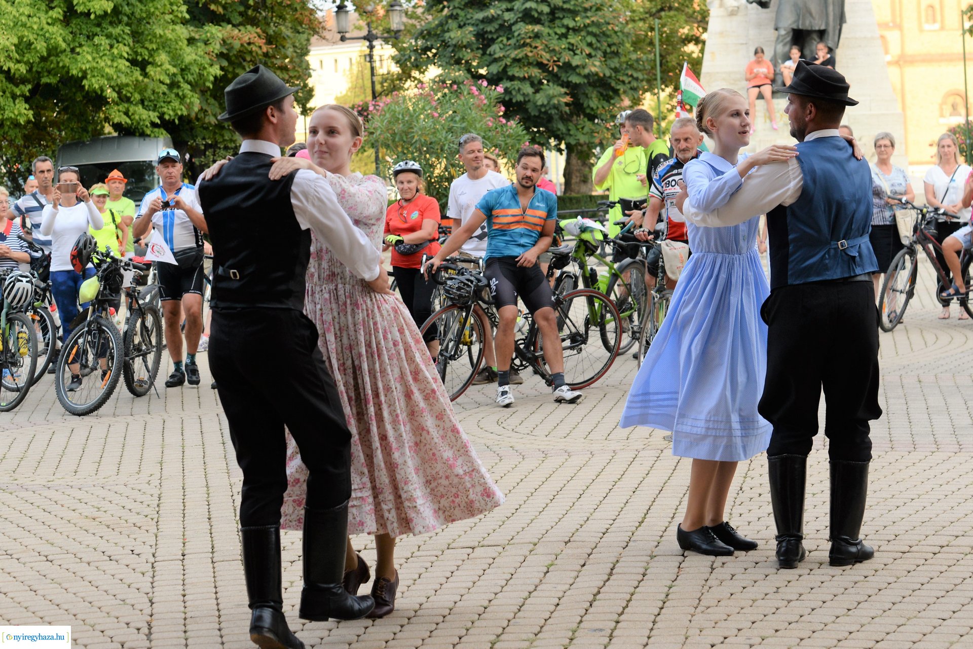 Otthonról haza - kerékpárosok érkeztek városunkba