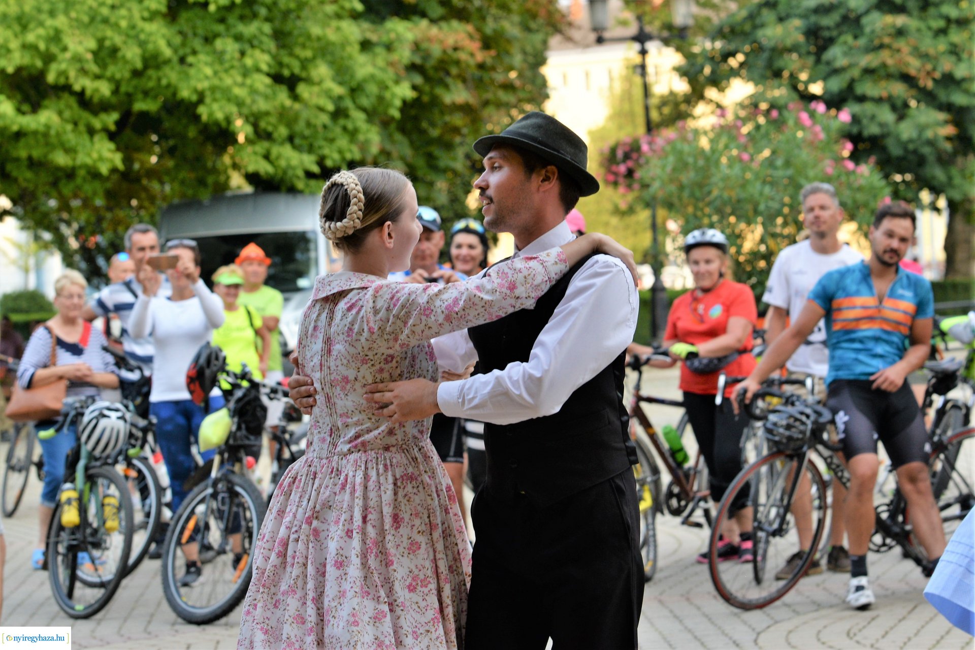 Otthonról haza - kerékpárosok érkeztek városunkba