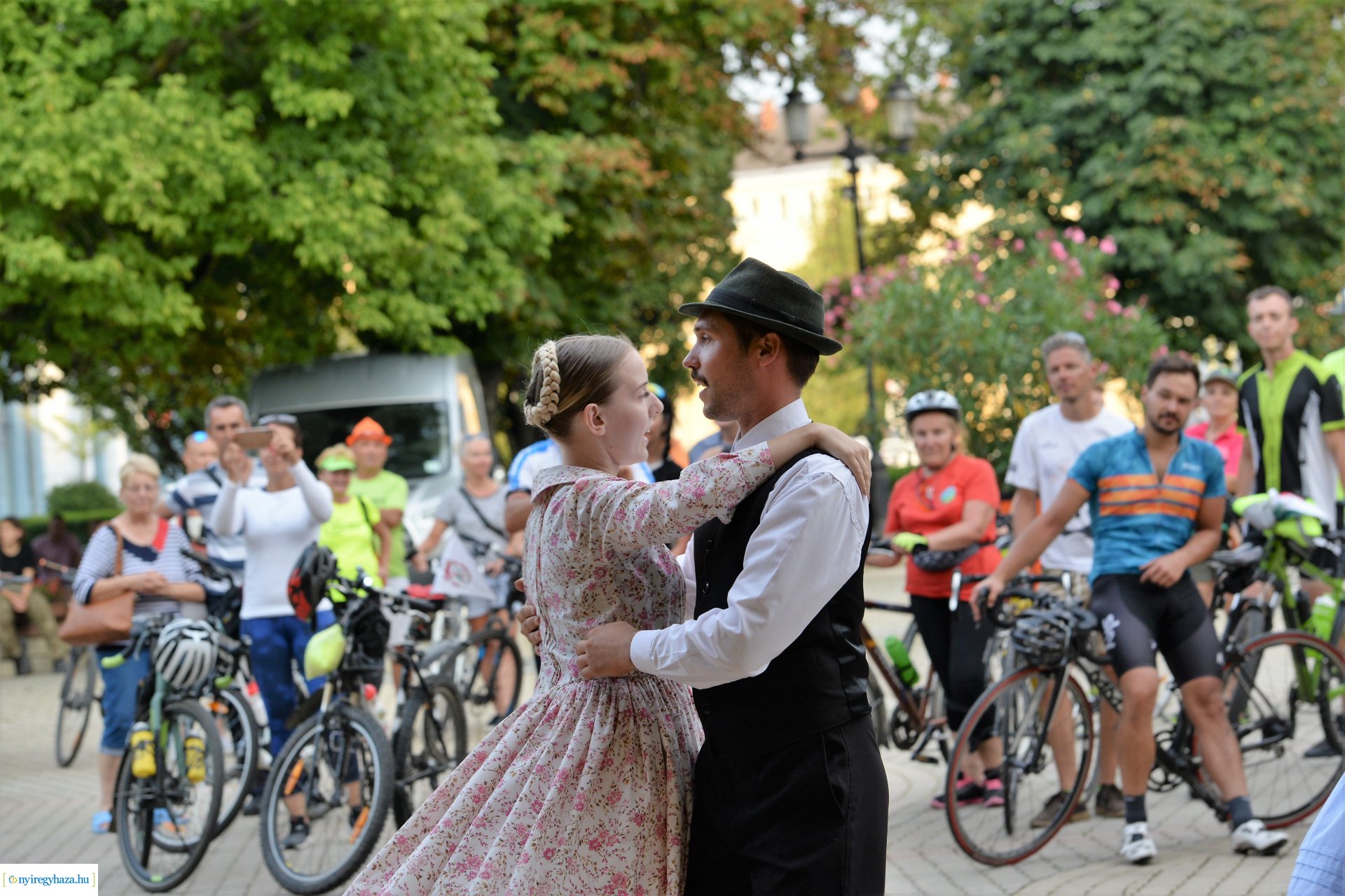 Otthonról haza - kerékpárosok érkeztek városunkba