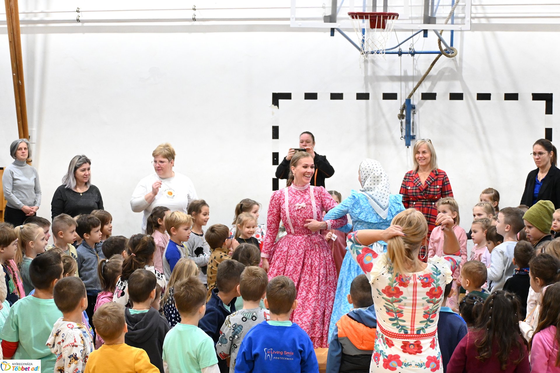 Óvodások népi hagyományokkal ismerkedtek a Kazinczy iskolában