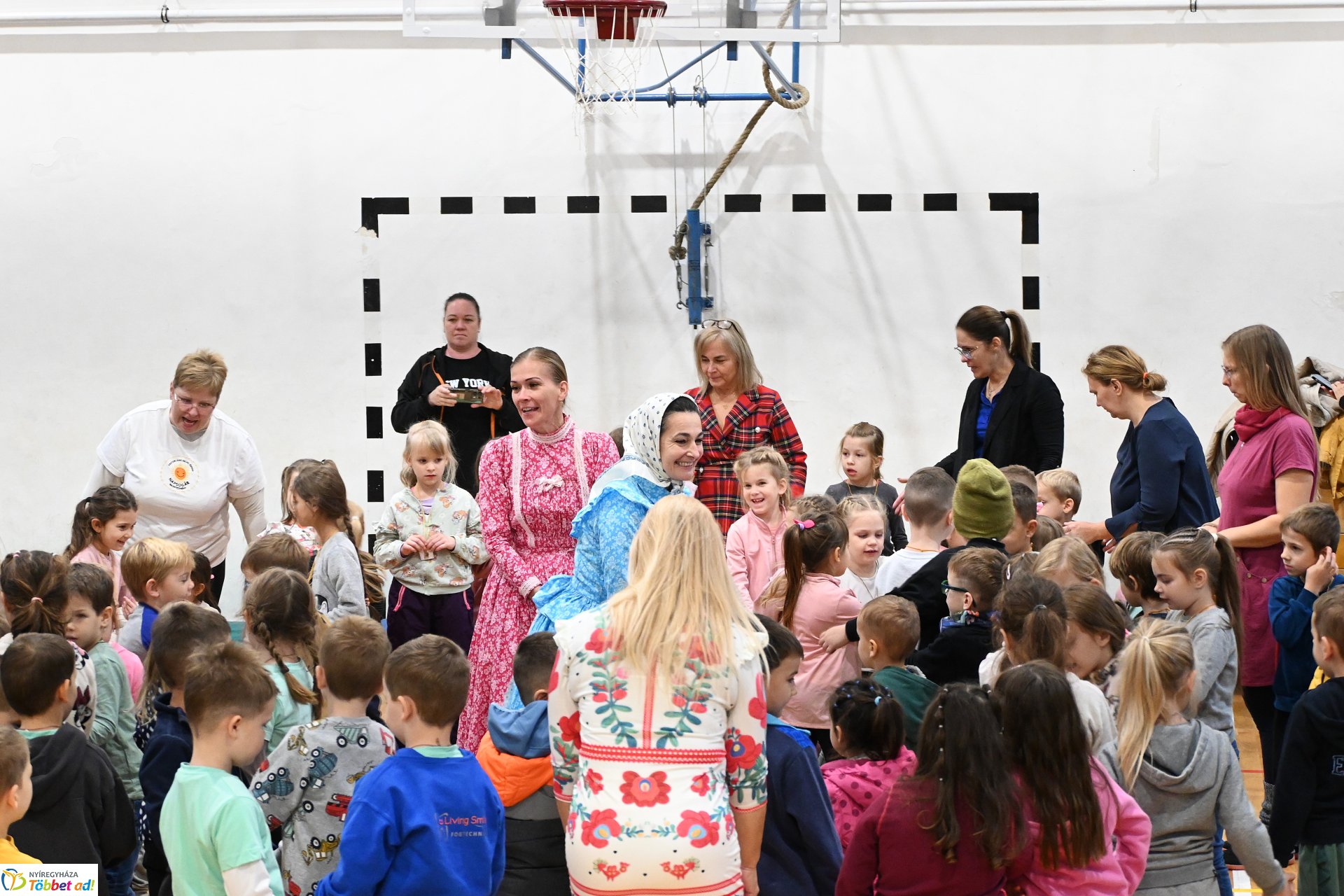 Óvodások népi hagyományokkal ismerkedtek a Kazinczy iskolában