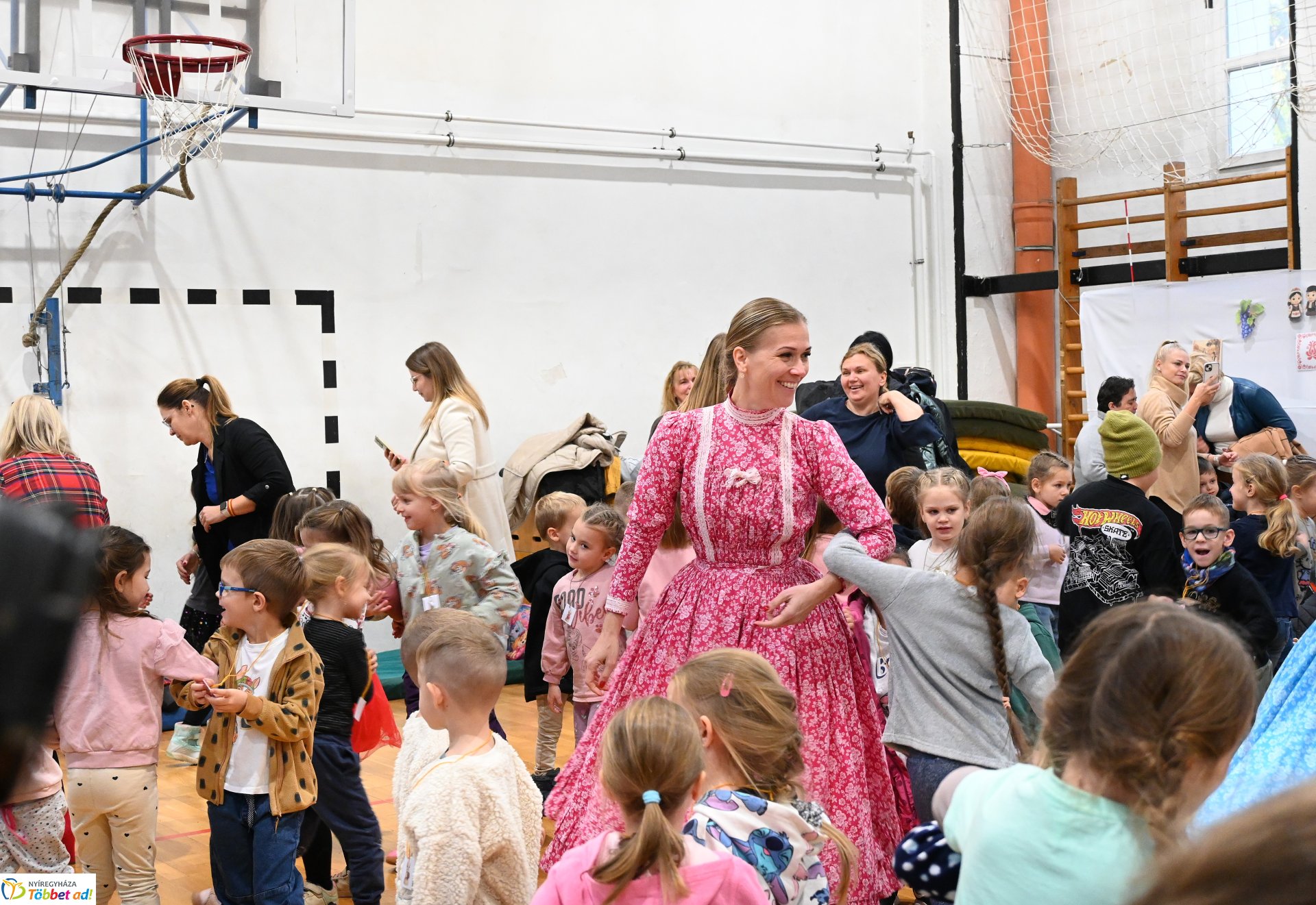 Óvodások népi hagyományokkal ismerkedtek a Kazinczy iskolában