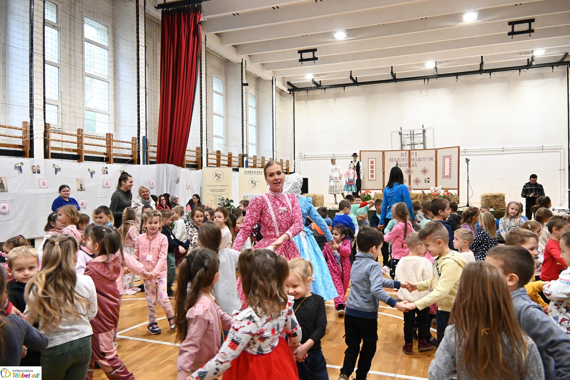 Óvodások népi hagyományokkal ismerkedtek a Kazinczy iskolában