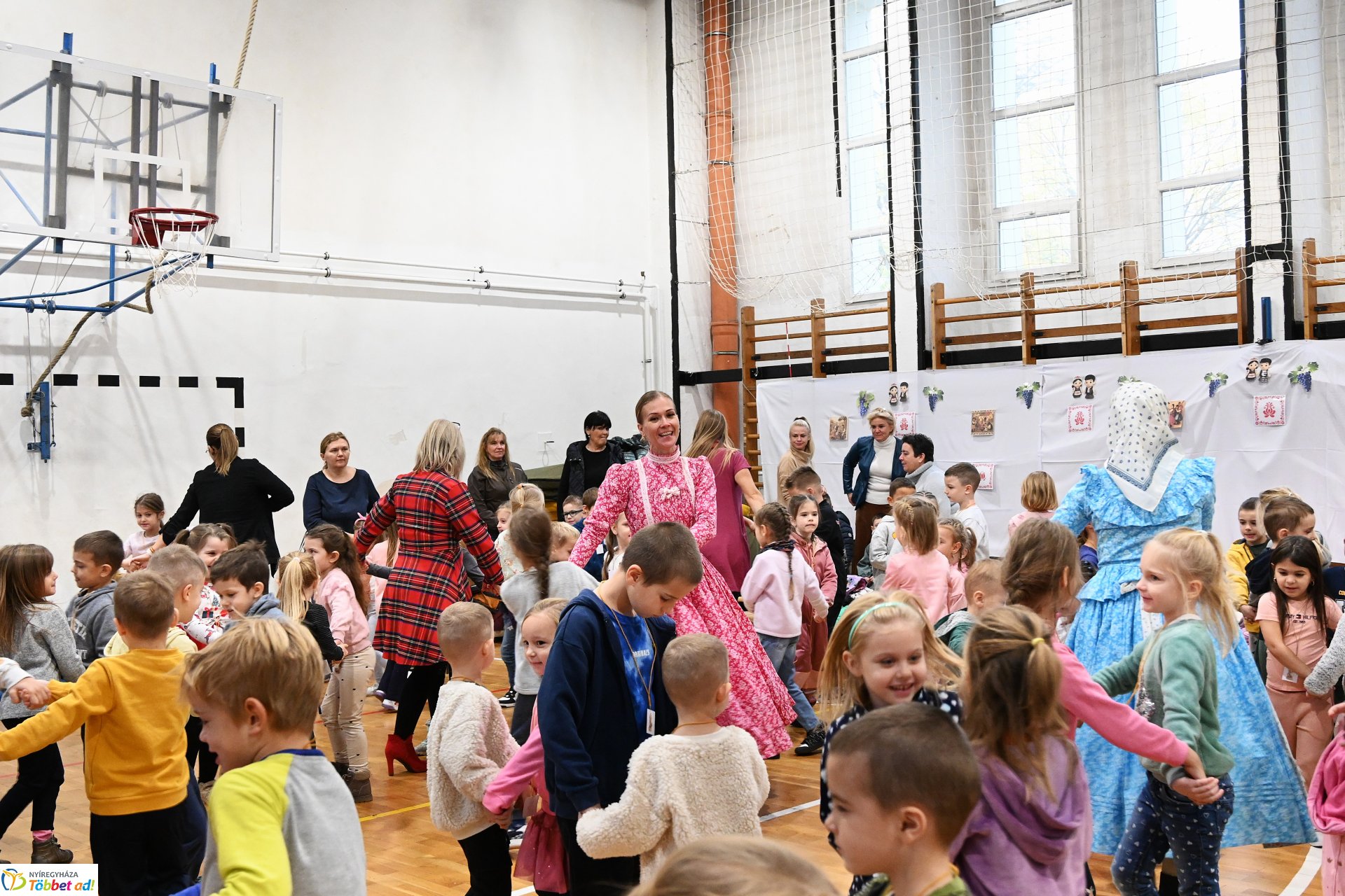 Óvodások népi hagyományokkal ismerkedtek a Kazinczy iskolában