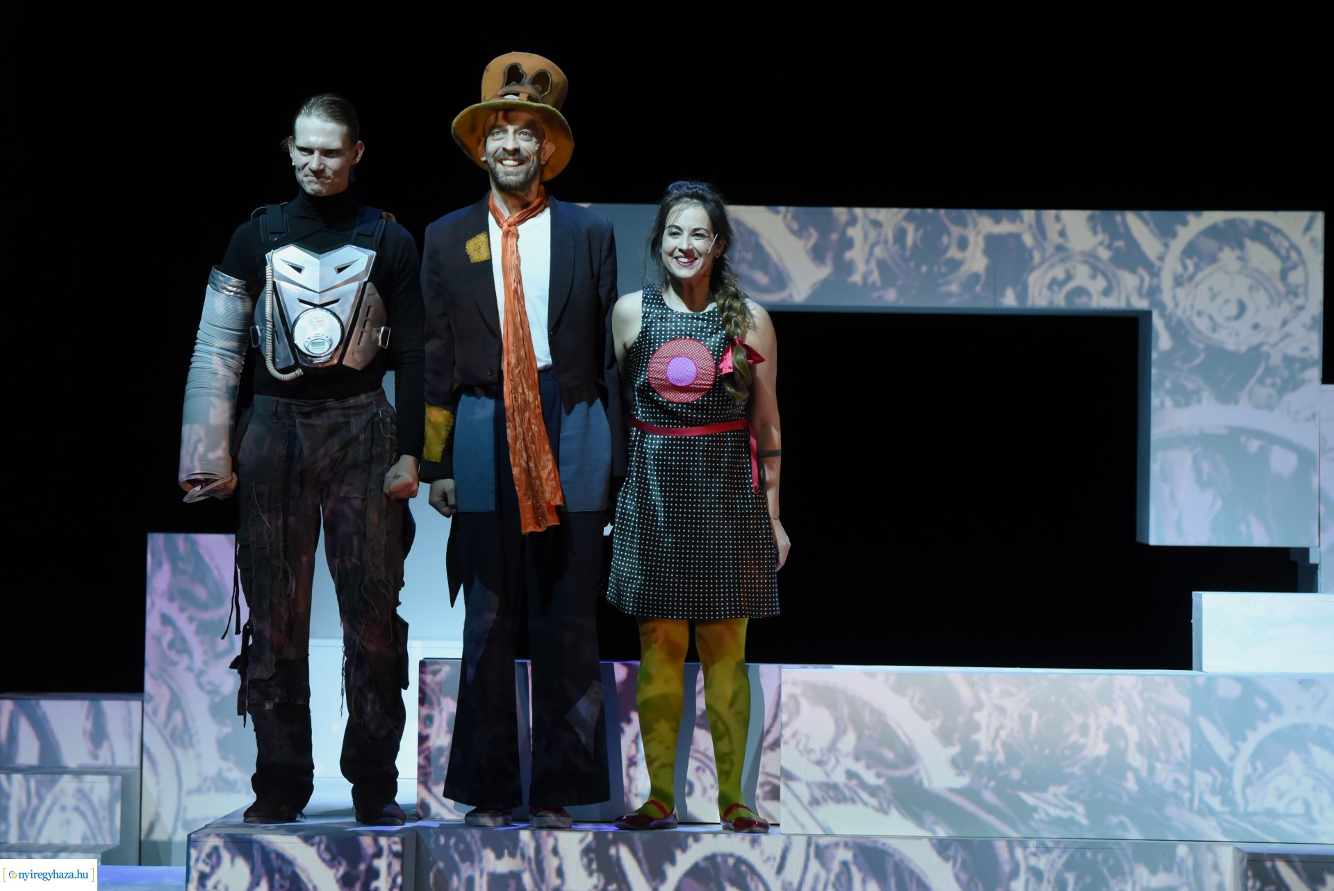 OZ, a nagy varázsló - bemutató a Móricz Zsigmond Színházban