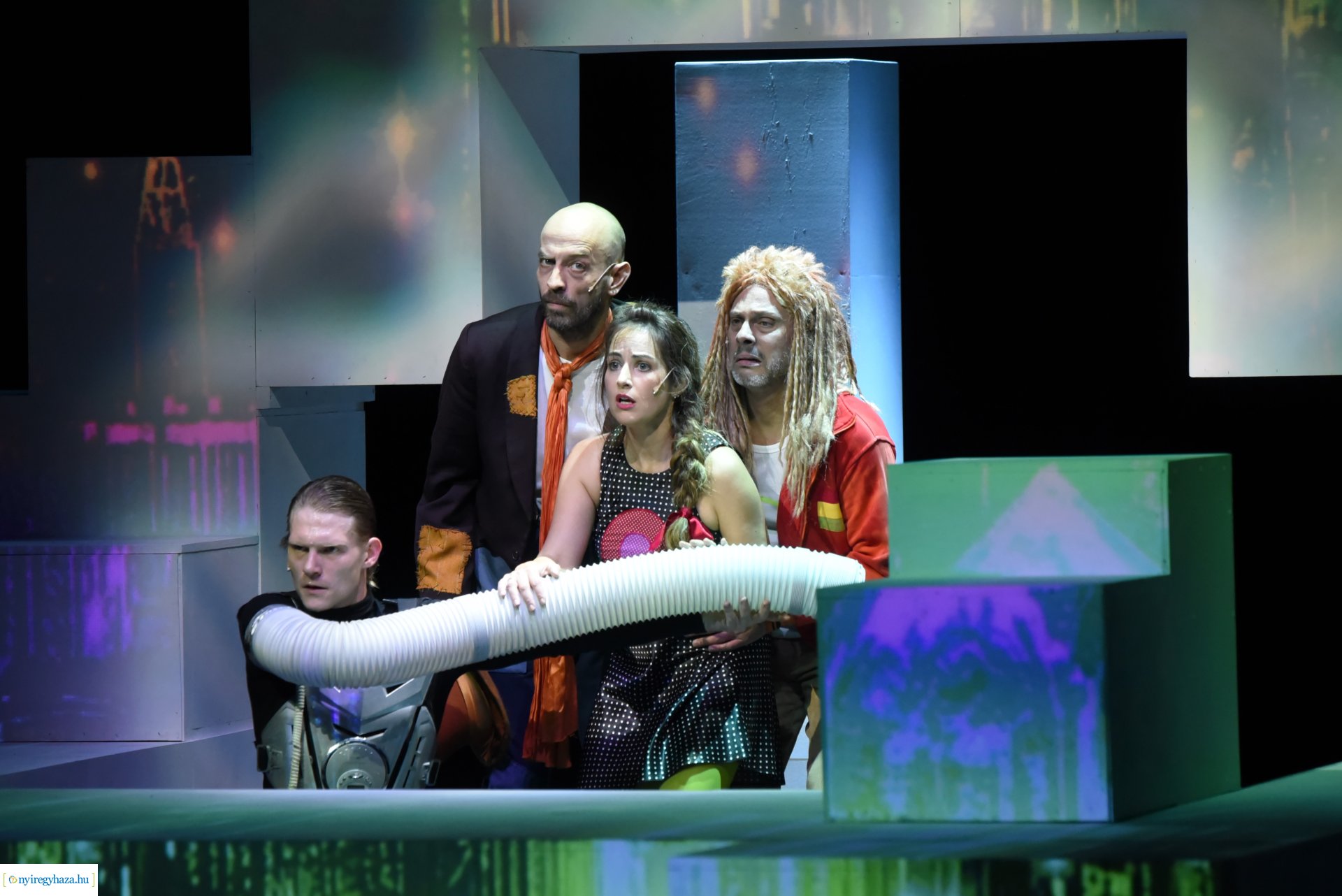 OZ, a nagy varázsló - bemutató a Móricz Zsigmond Színházban