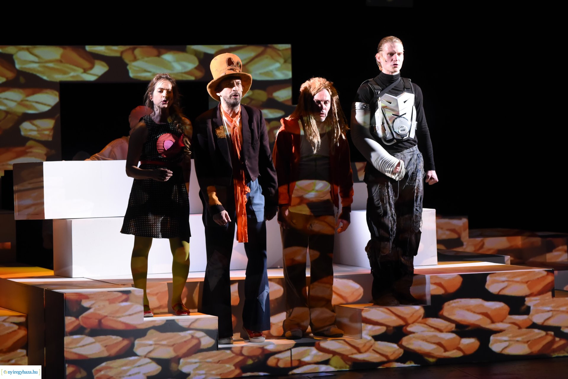 OZ, a nagy varázsló - bemutató a Móricz Zsigmond Színházban