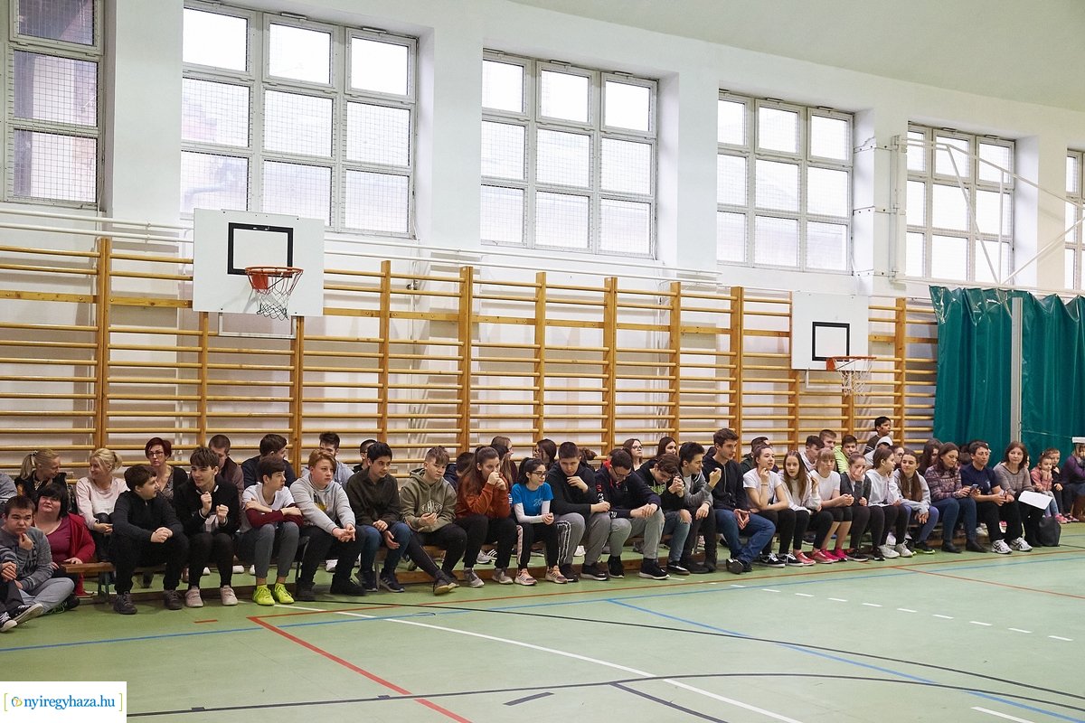 Parasport verseny megnyitó a Bárczi iskolában