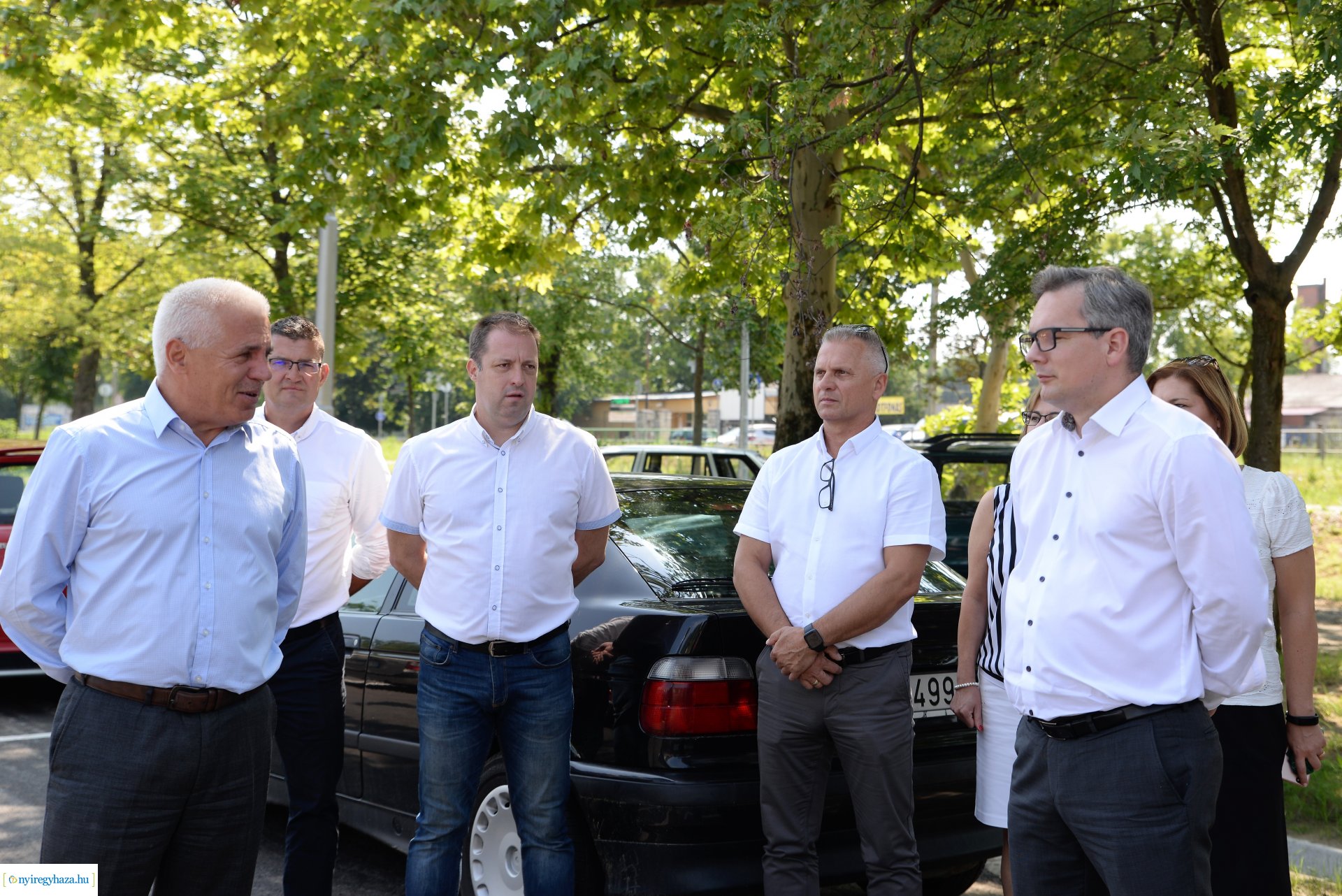 Parkoló átadás a Dunapack előtt