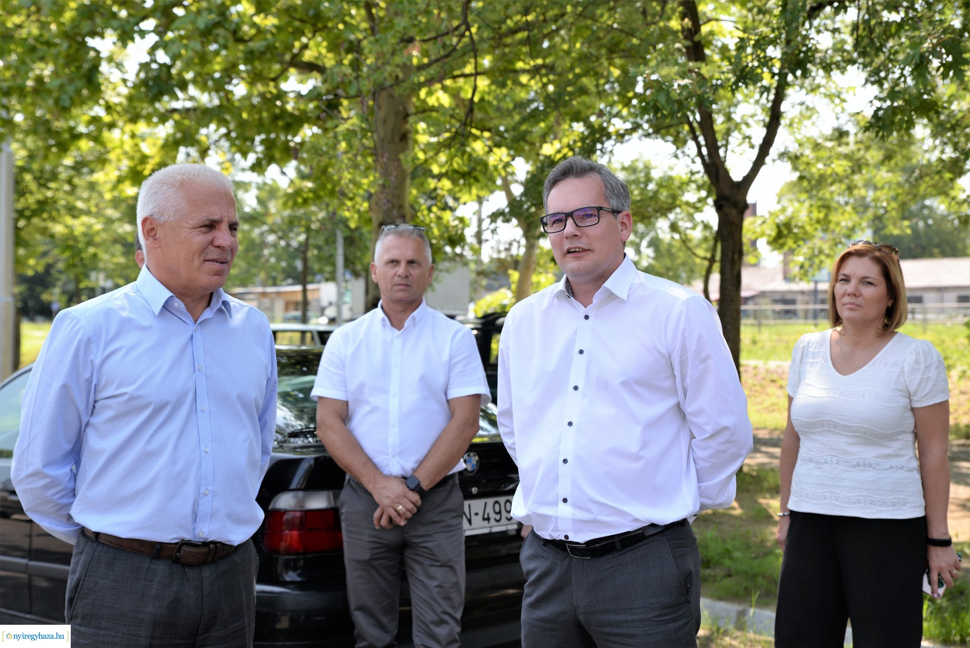 Parkoló átadás a Dunapack előtt