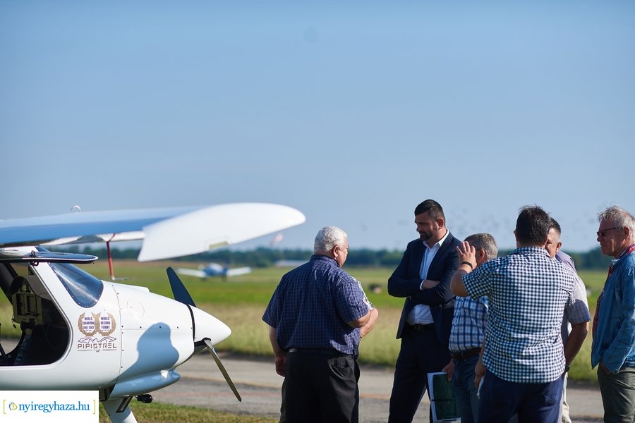 Parlagfű felderítés - sajtótájékoztató