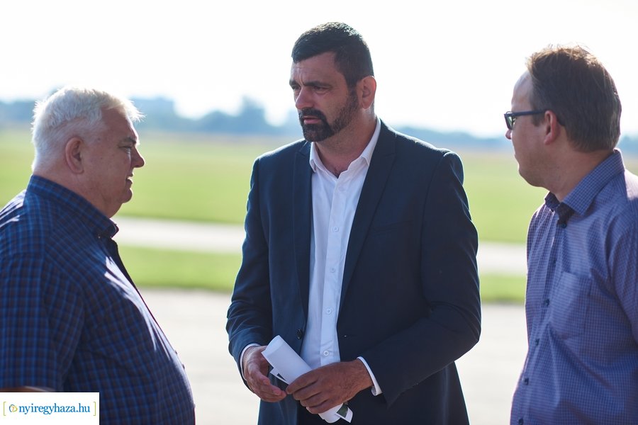 Parlagfű felderítés - sajtótájékoztató