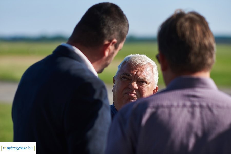 Parlagfű felderítés - sajtótájékoztató