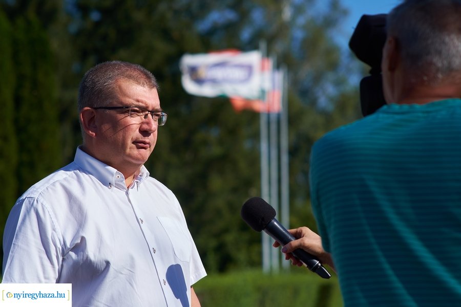 Parlagfű légi felderítése