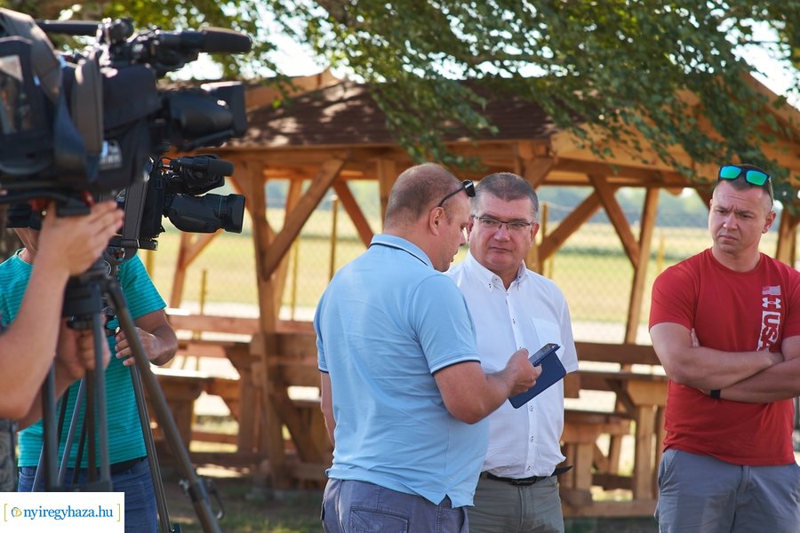 Parlagfű légi felderítése