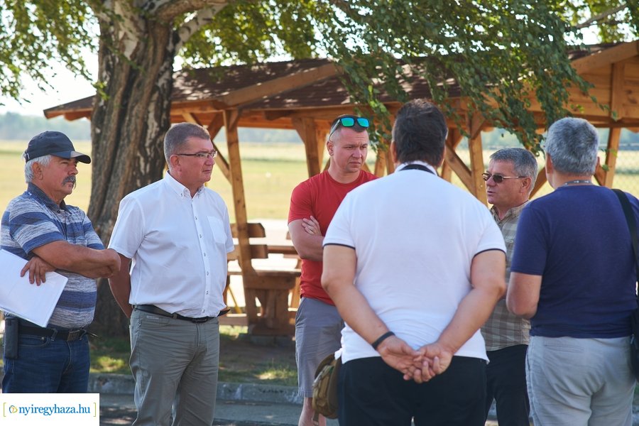 Parlagfű légi felderítése