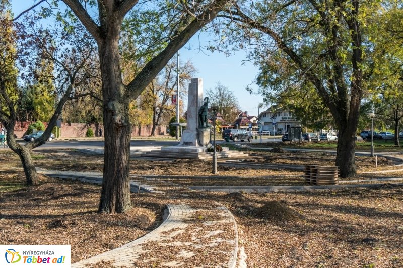 Pazonyi tér felújítása