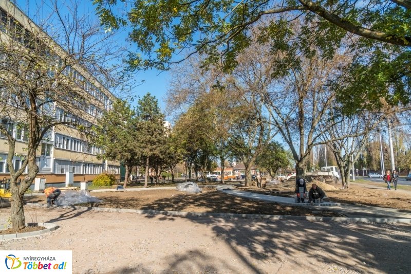 Pazonyi tér felújítása