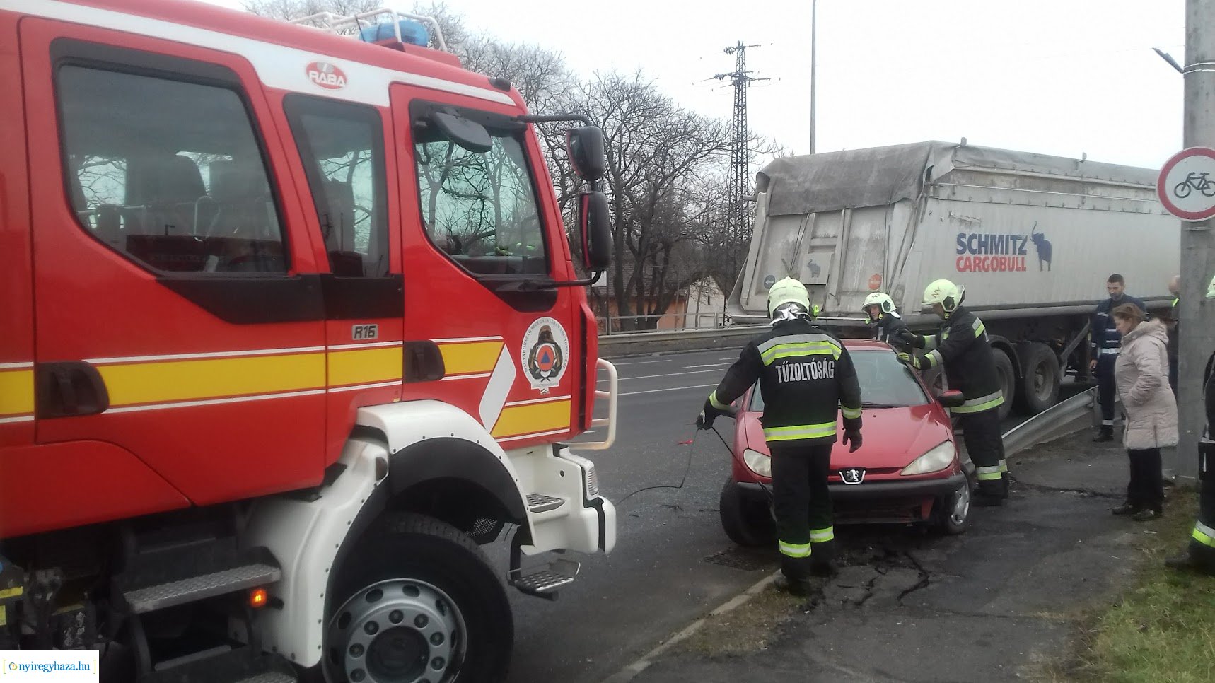 Péntek reggli baleset a Debreceni úton