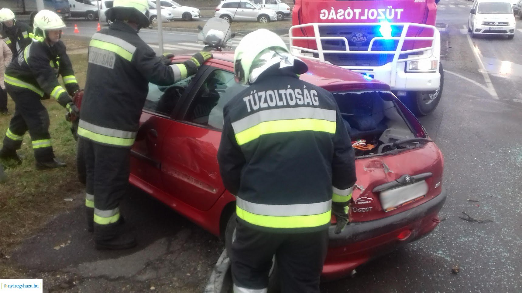 Péntek reggli baleset a Debreceni úton