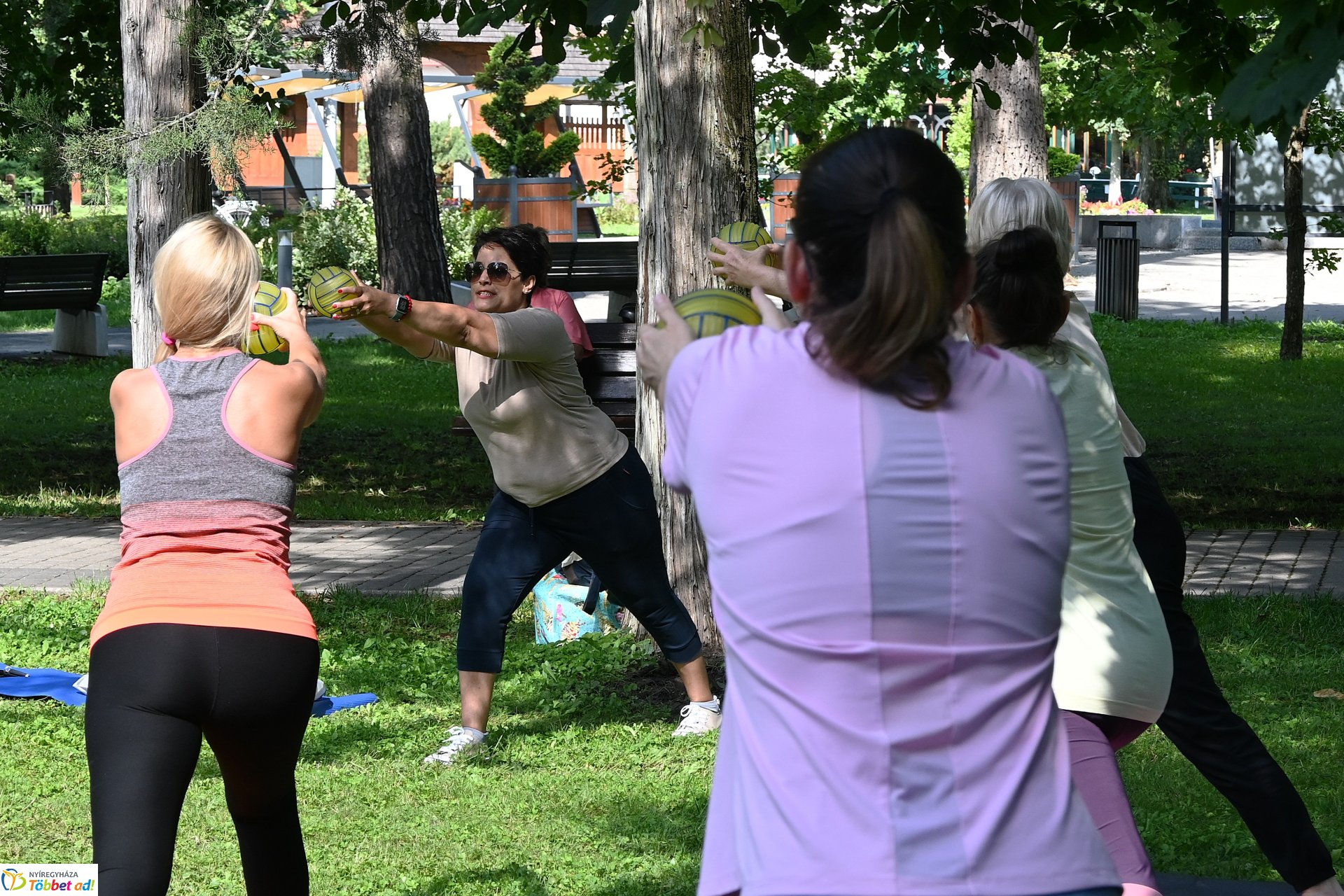 Pénteki pilates Sóstón, mely mindenki számára ingyenesen  vehető igénybe