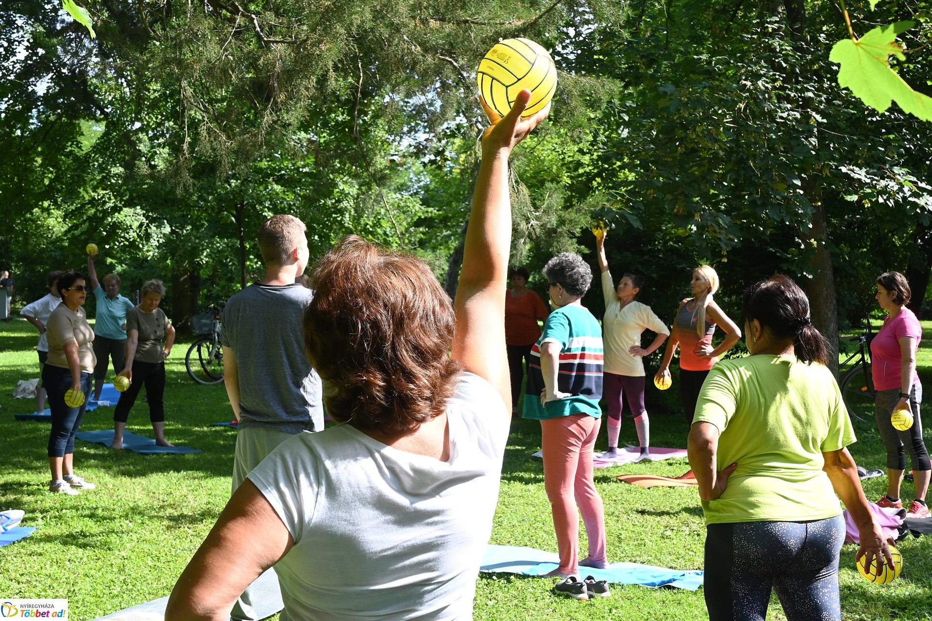 Pénteki pilates Sóstón, mely mindenki számára ingyenesen  vehető igénybe