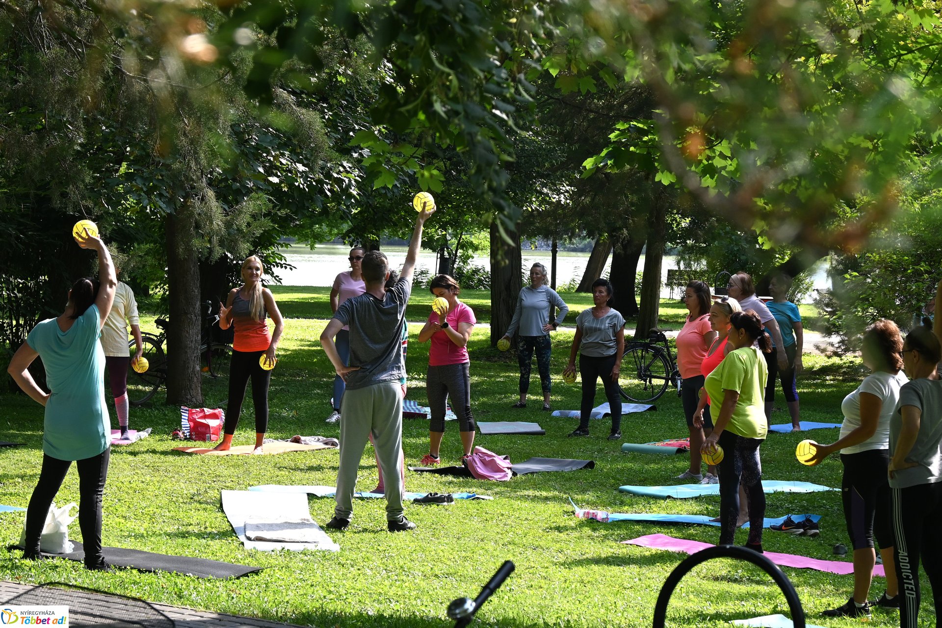 Pénteki pilates Sóstón, mely mindenki számára ingyenesen  vehető igénybe