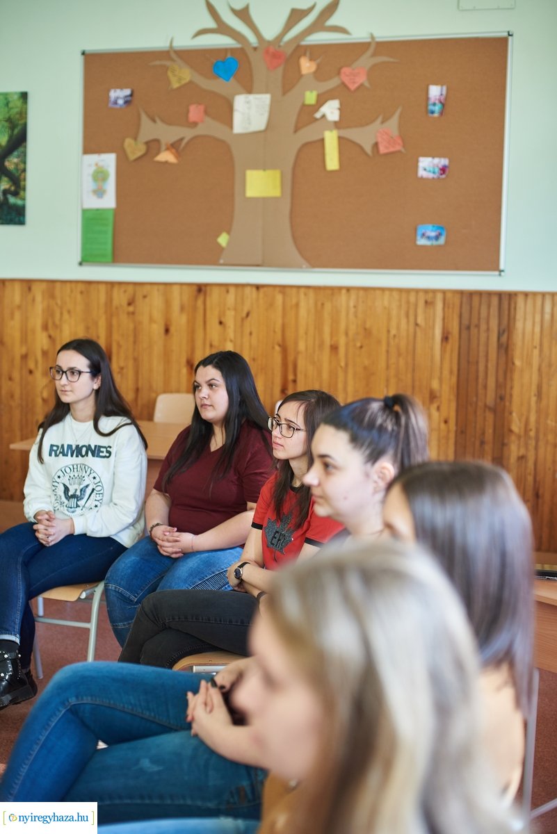 Pénz7 a Zrínyi Ilona gimnáziumban