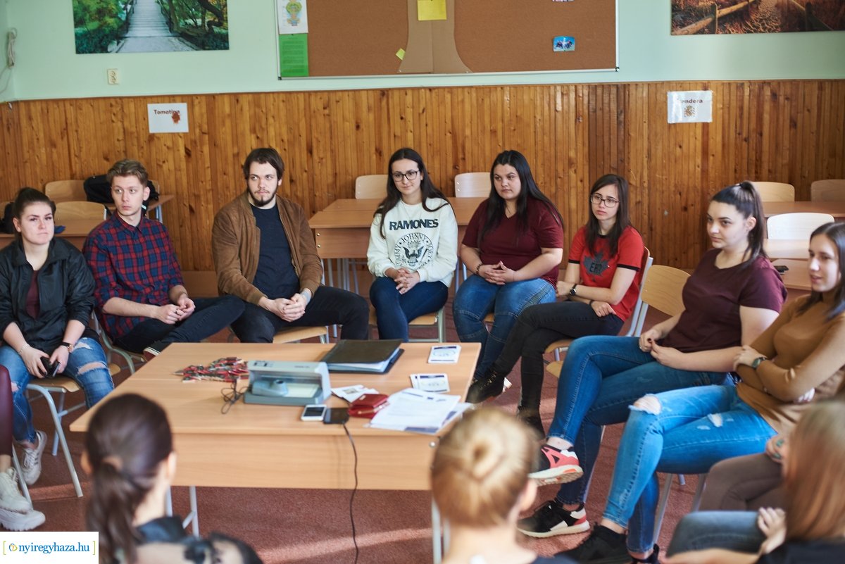 Pénz7 a Zrínyi Ilona gimnáziumban