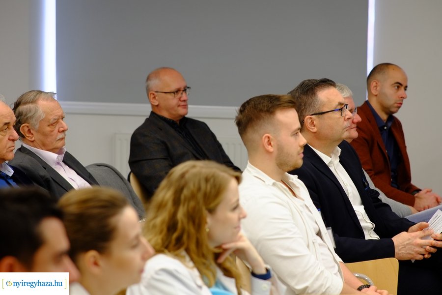 Petefészekrák 2022 konferencia a kórházban