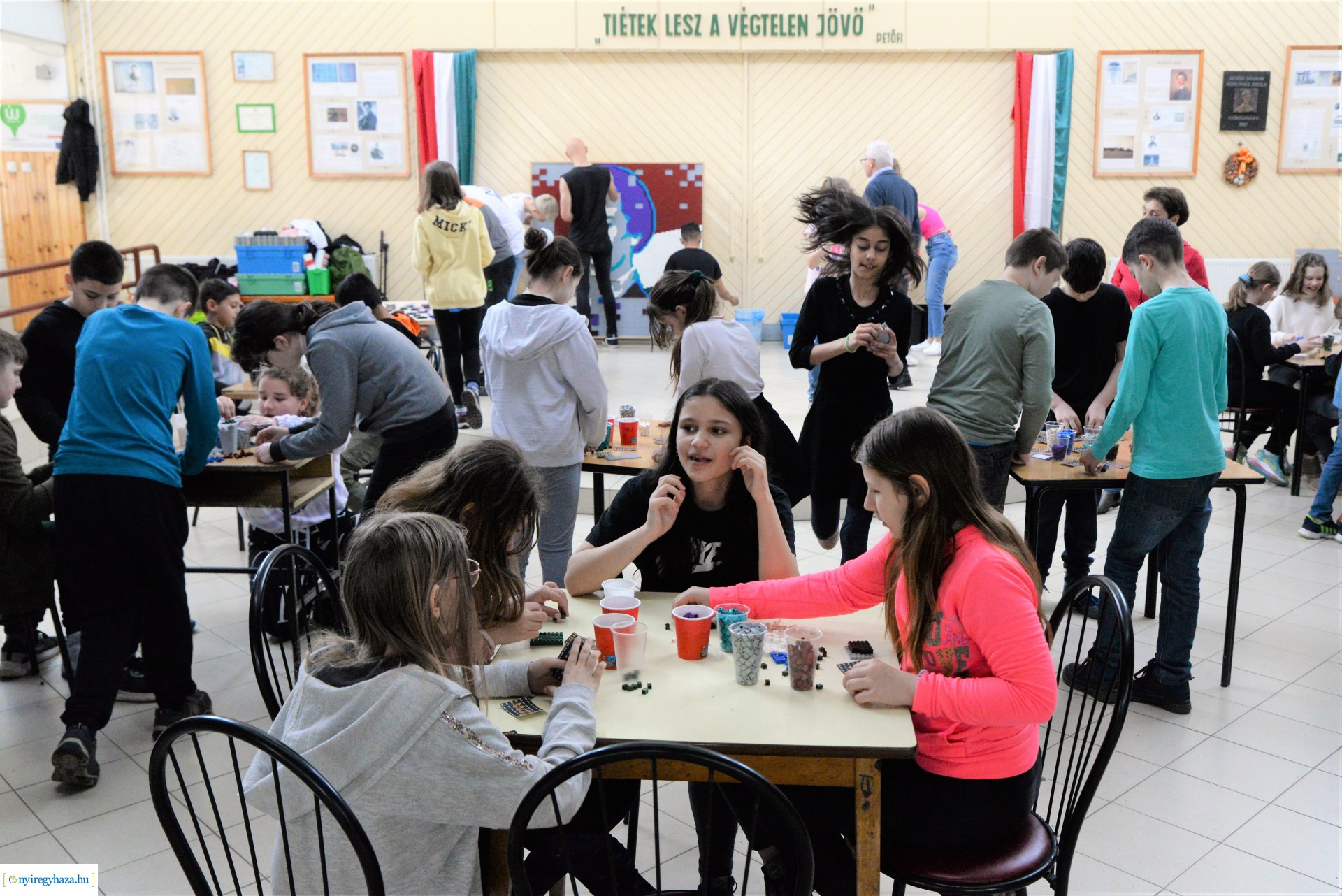 Petőfi mozaik készült legóból