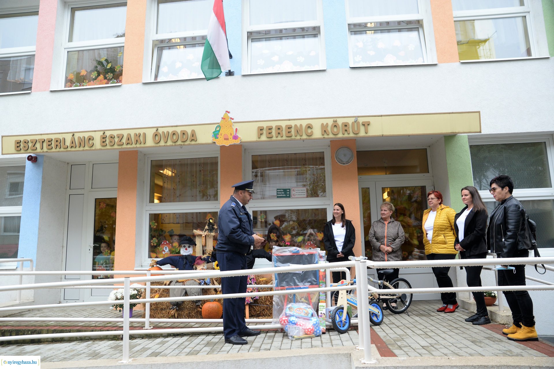 Pindúr Pandúr program ajándékátadás 