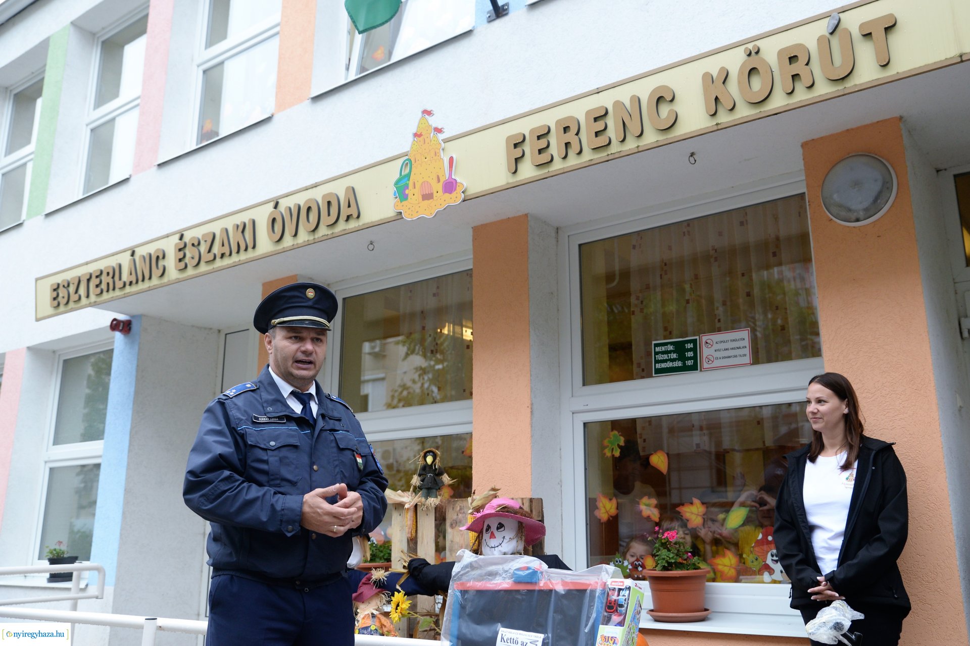 Pindúr Pandúr program ajándékátadás 