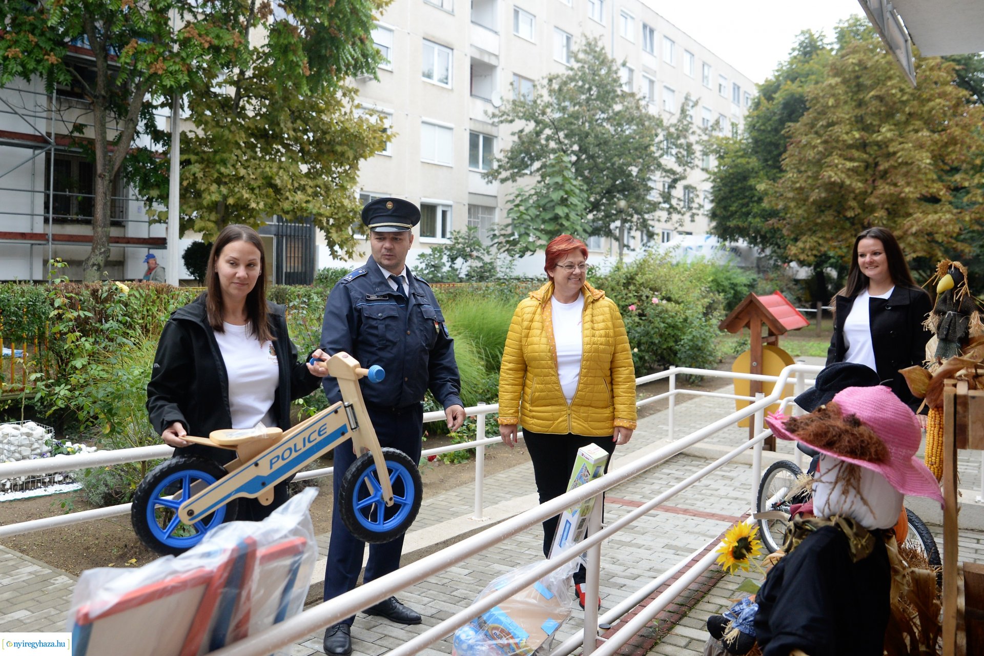 Pindúr Pandúr program ajándékátadás 