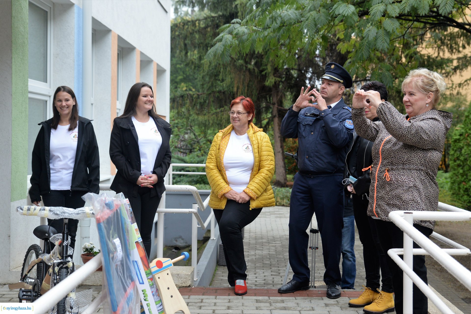 Pindúr Pandúr program ajándékátadás 