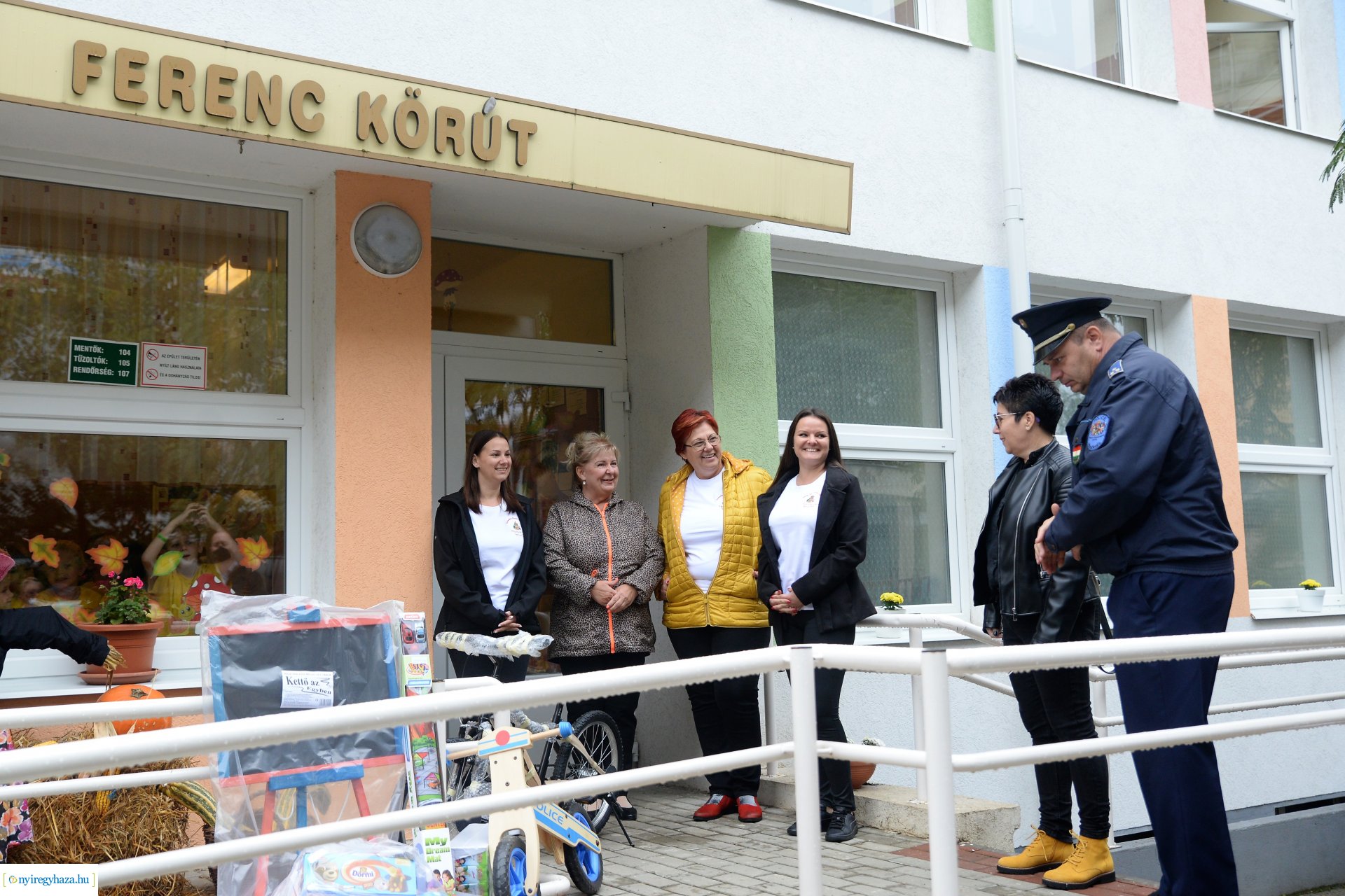 Pindúr Pandúr program ajándékátadás 