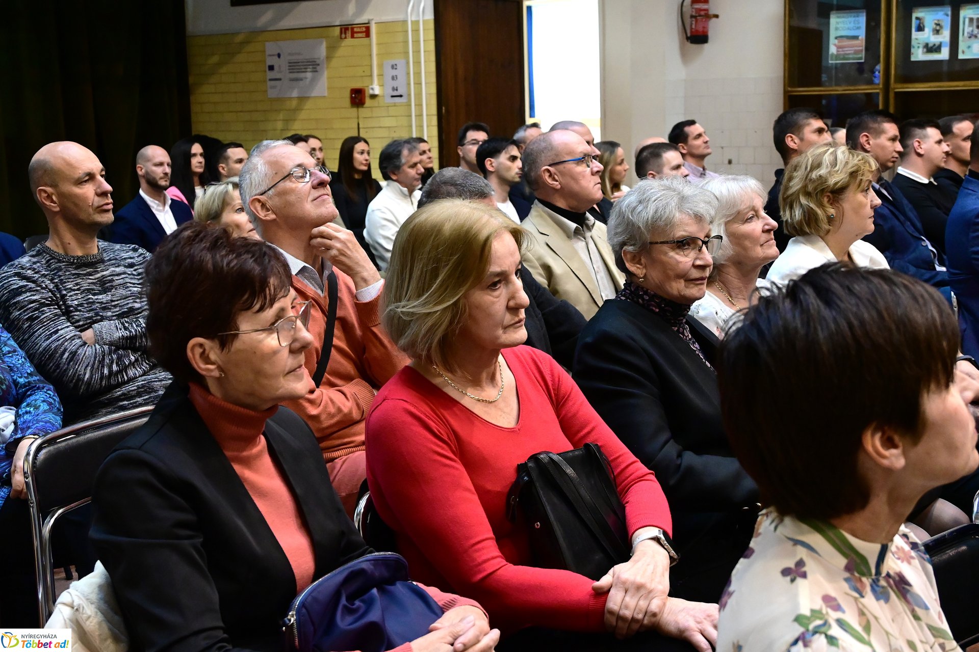 Pódiumbeszélgetés a  Nyíregyházi Vasvári Pál Gimnázium 50 éves testnevelési tagozatának ünnepségén