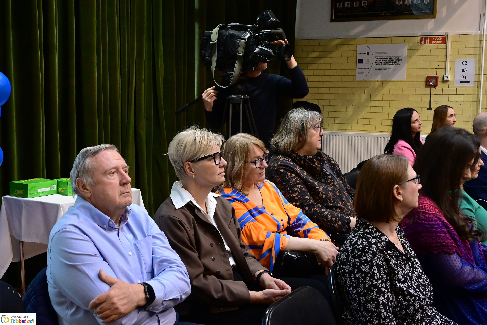 Pódiumbeszélgetés a  Nyíregyházi Vasvári Pál Gimnázium 50 éves testnevelési tagozatának ünnepségén