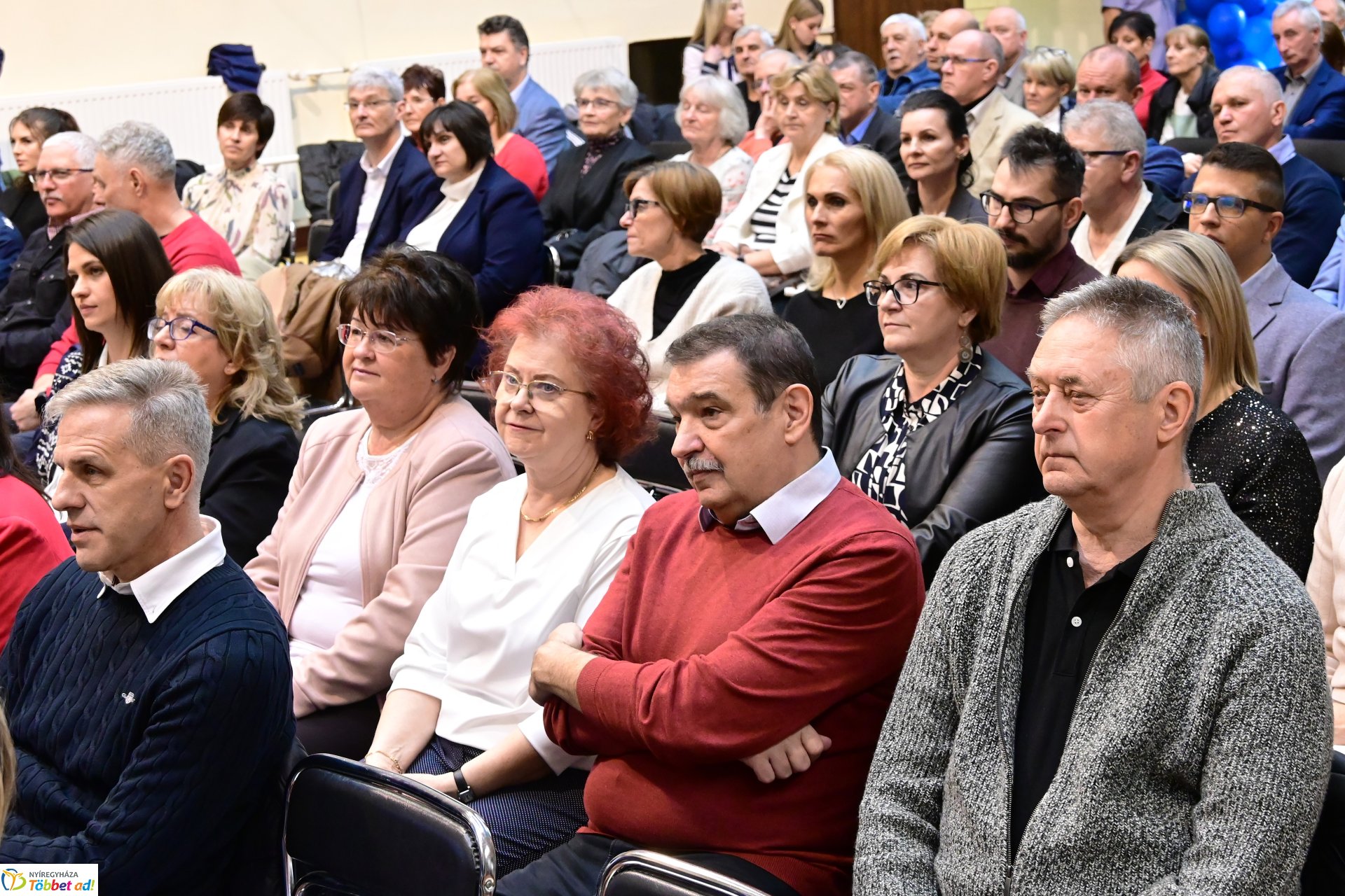 Pódiumbeszélgetés a  Nyíregyházi Vasvári Pál Gimnázium 50 éves testnevelési tagozatának ünnepségén