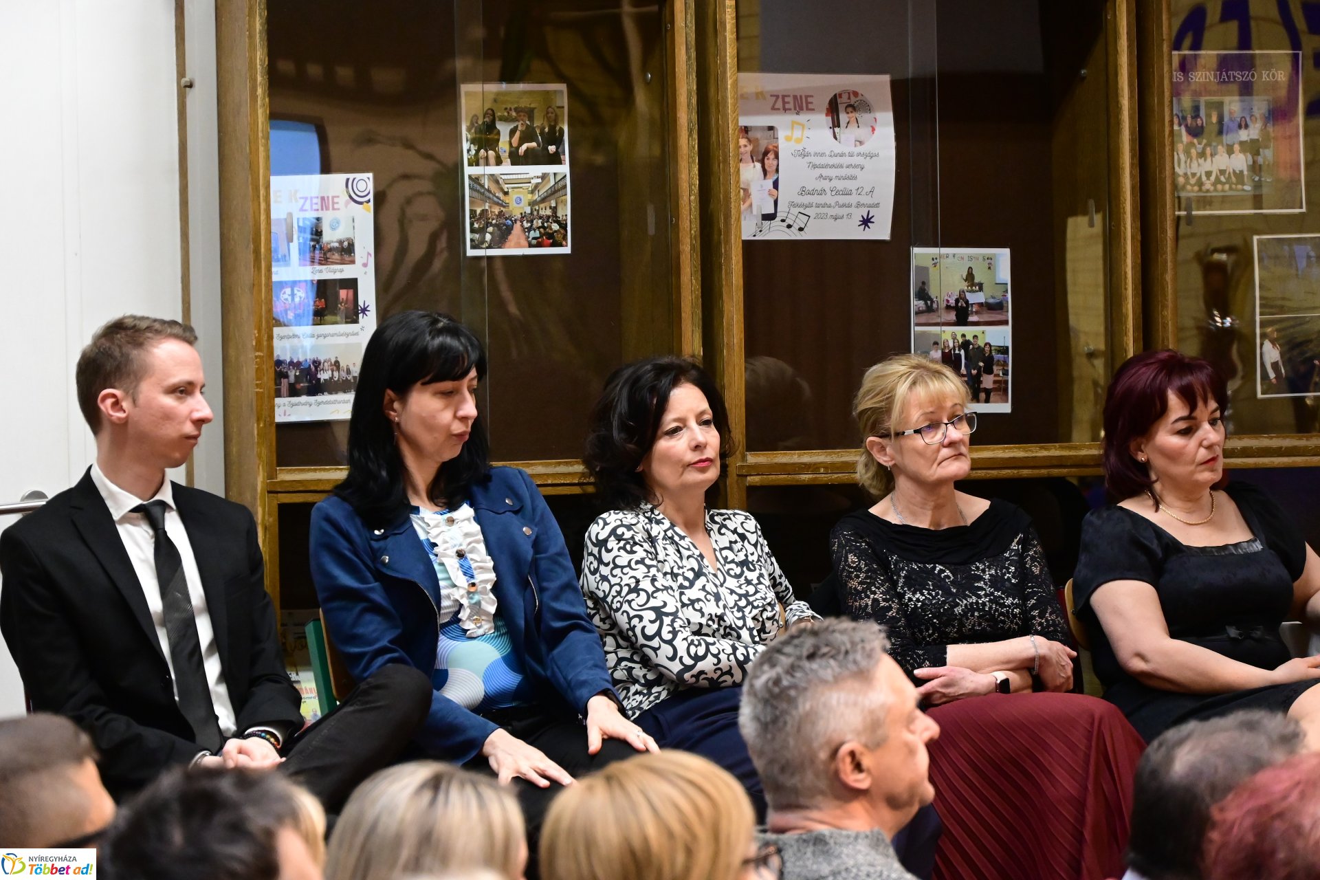 Pódiumbeszélgetés a  Nyíregyházi Vasvári Pál Gimnázium 50 éves testnevelési tagozatának ünnepségén