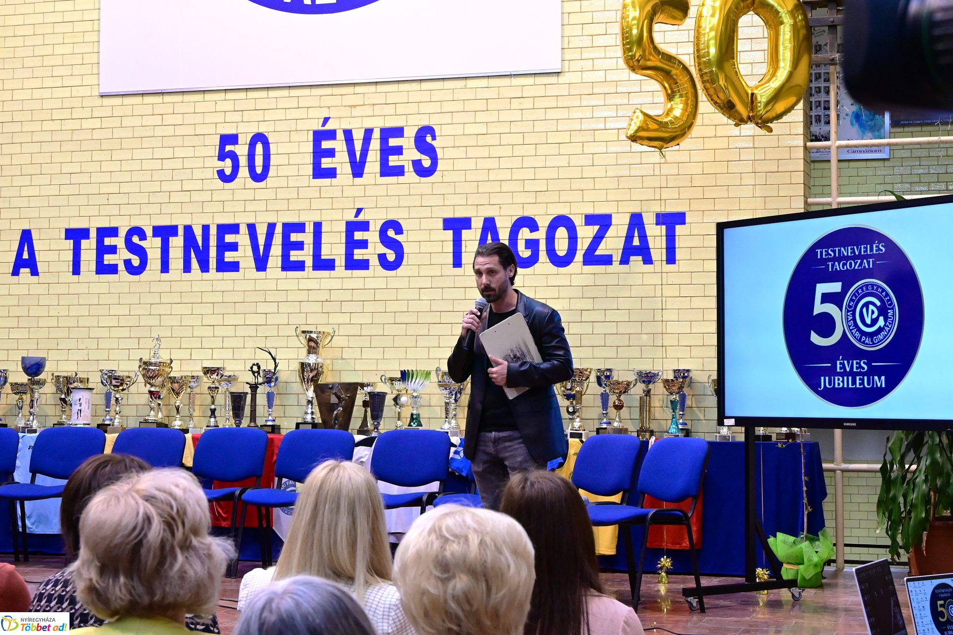 Pódiumbeszélgetés a  Nyíregyházi Vasvári Pál Gimnázium 50 éves testnevelési tagozatának ünnepségén