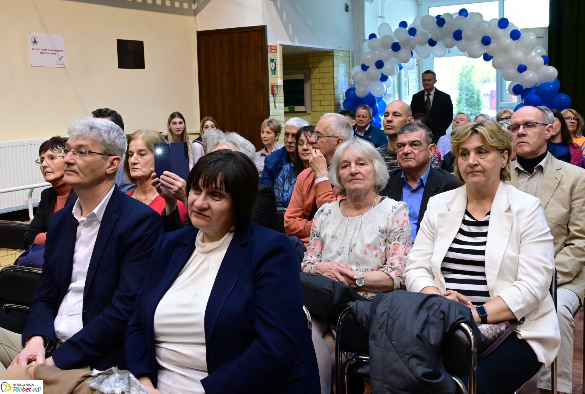 Pódiumbeszélgetés a  Nyíregyházi Vasvári Pál Gimnázium 50 éves testnevelési tagozatának ünnepségén