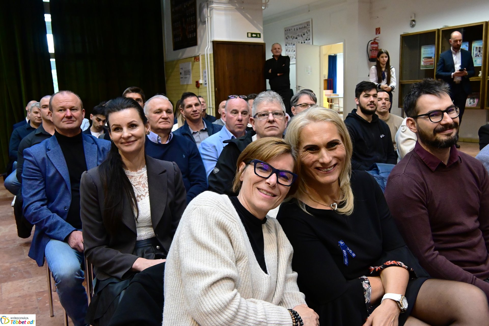 Pódiumbeszélgetés a  Nyíregyházi Vasvári Pál Gimnázium 50 éves testnevelési tagozatának ünnepségén